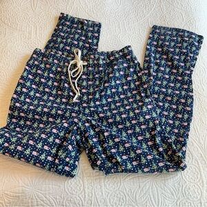 Vineyard Vines Men’s Navy Blue Pajamas with whale Christmas Print